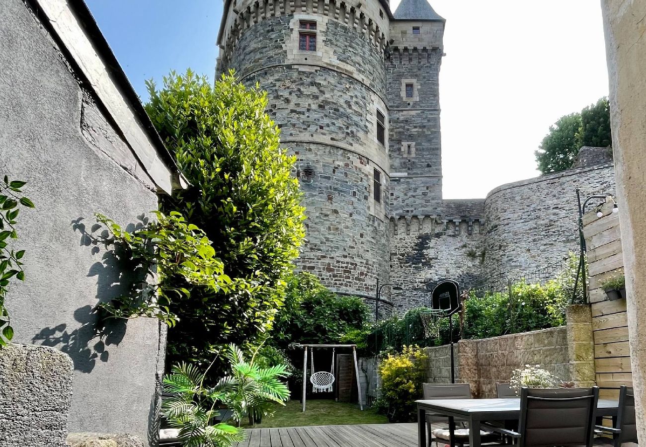 Maison mitoyenne à Vitré - Ma maison au pied du Château T4