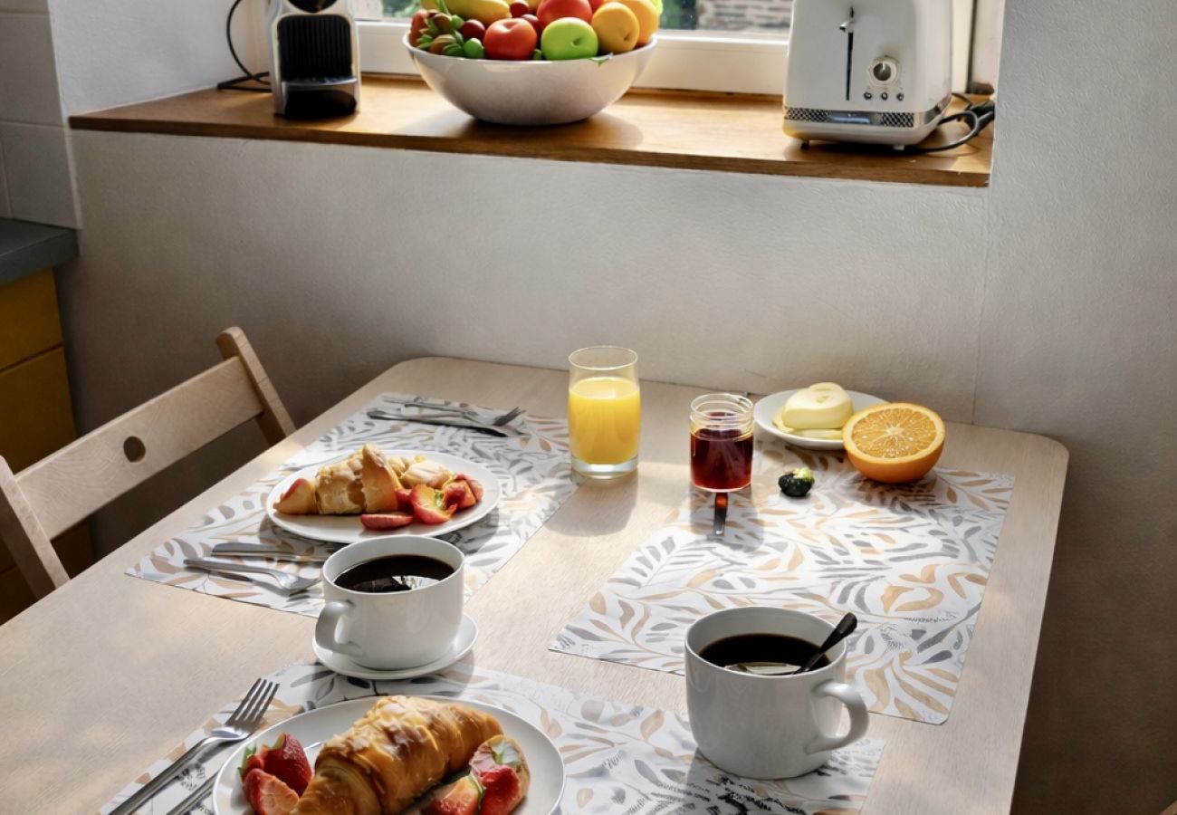 Gîte Rural à Châteaubourg - AppartCosy 27 L'Epine