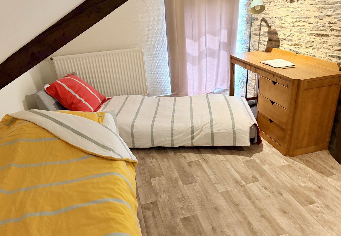 Gîte Rural à Châteaubourg - AppartCosy 27 L'Epine