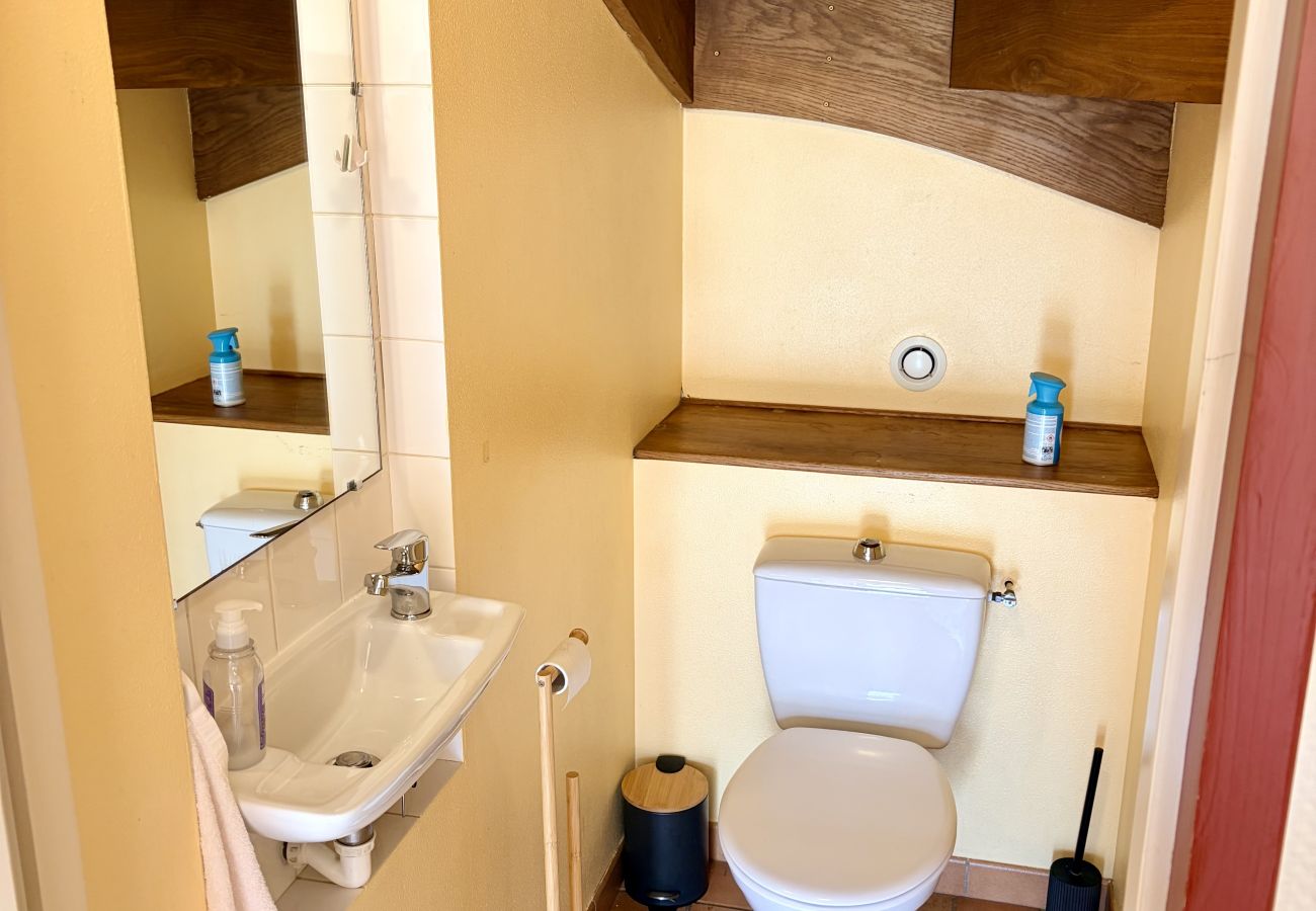 Gîte Rural à Châteaubourg - AppartCosy 27 L'Epine