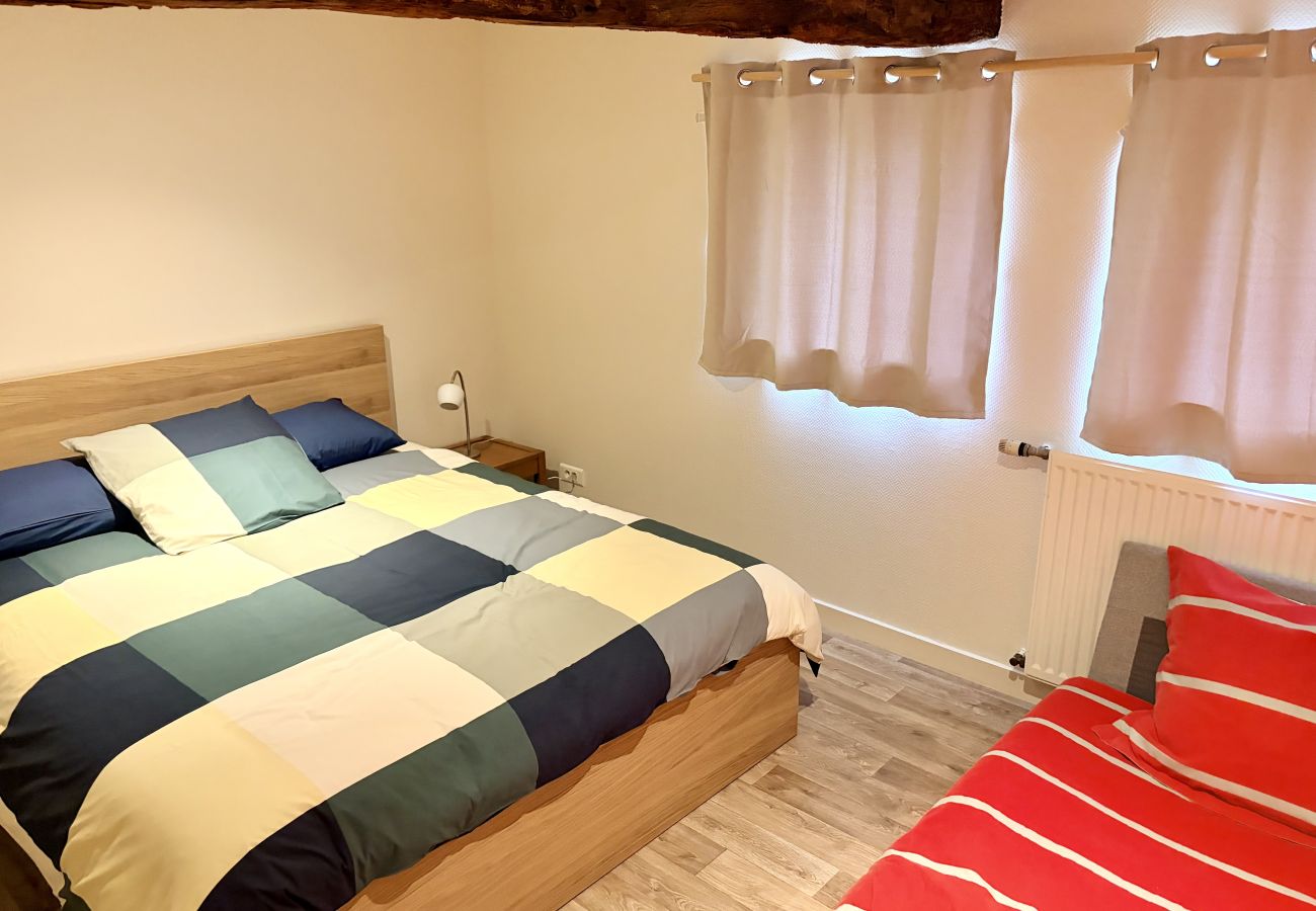 Gîte Rural à Châteaubourg - AppartCosy 27 L'Epine