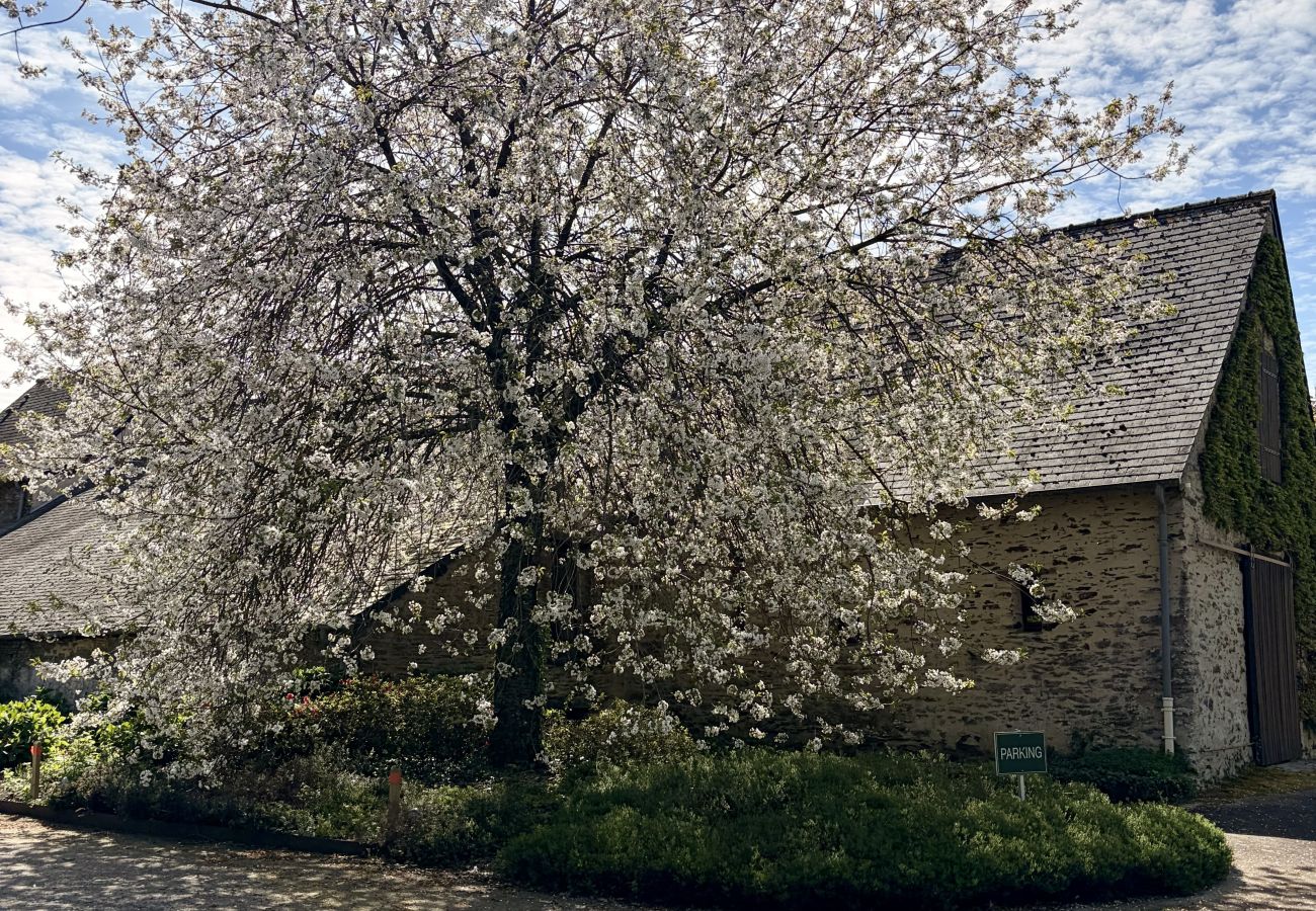 Gîte Rural à Châteaubourg - AppartCosy 27 L'Epine